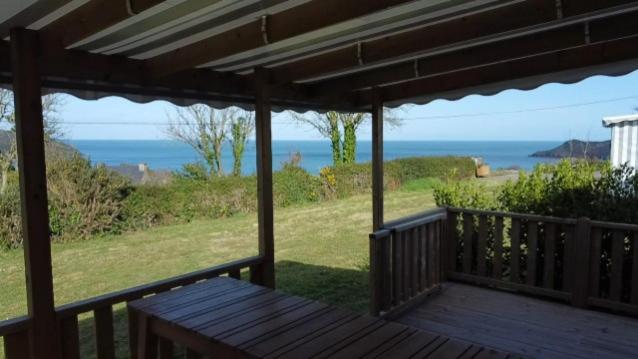 Bungalow Mer Azur. 普卢阿 外观 照片